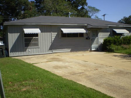 906 Rose Circle